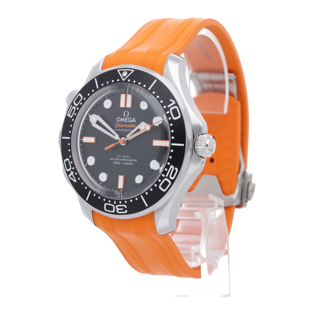 OMEGA 海马潜水表 300M 同轴大师计时码表 42mm