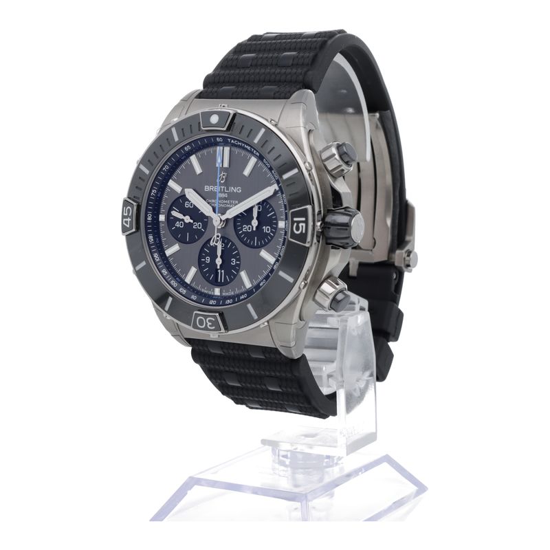 百年灵超级计时码表B01 44毫米