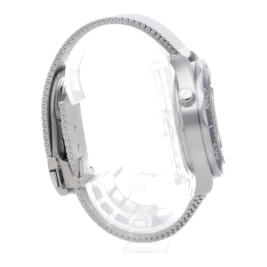 OMEGA 海马潜水表 300M 同轴大师计时码表 42mm