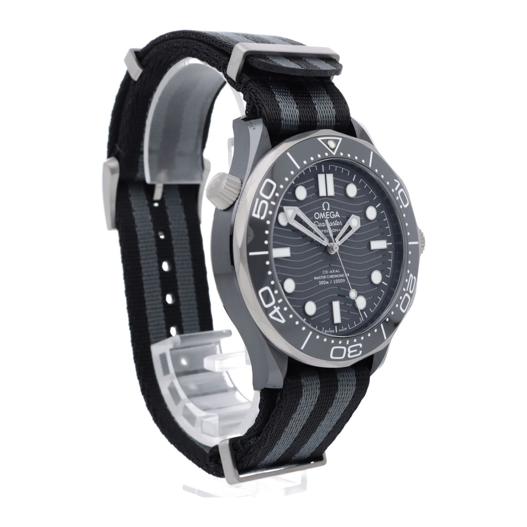 欧米茄海洋宇宙潜水表300米同轴大师计时器43.5毫米