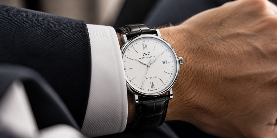 Dress watch: Melyik óra illik az öltönyhöz – és melyik nem