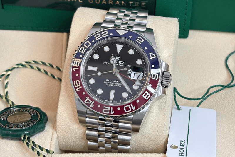 Rolex Pepsi or Rolex Blue-Red: The legendary GMT-Master in focus 