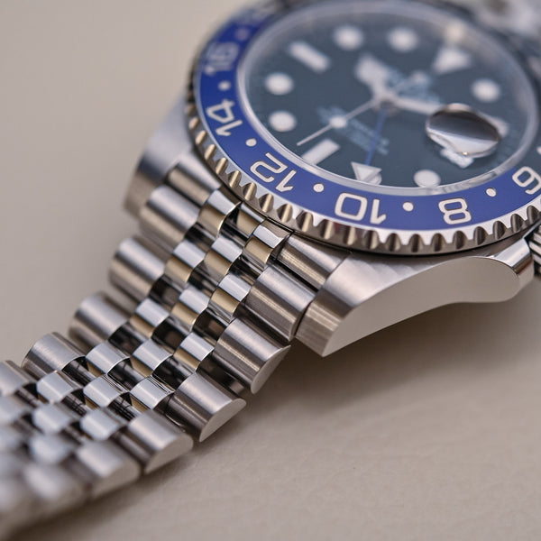 Rolex Batgirl vs. Batman