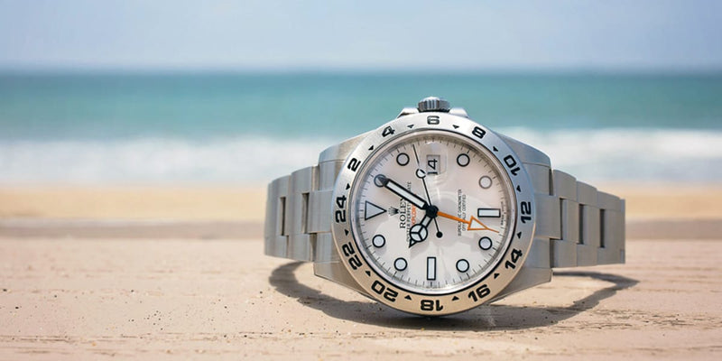 Summer, sun, beach (or your own garden) and sea: How to properly protect your watches against external influences during the summer 
