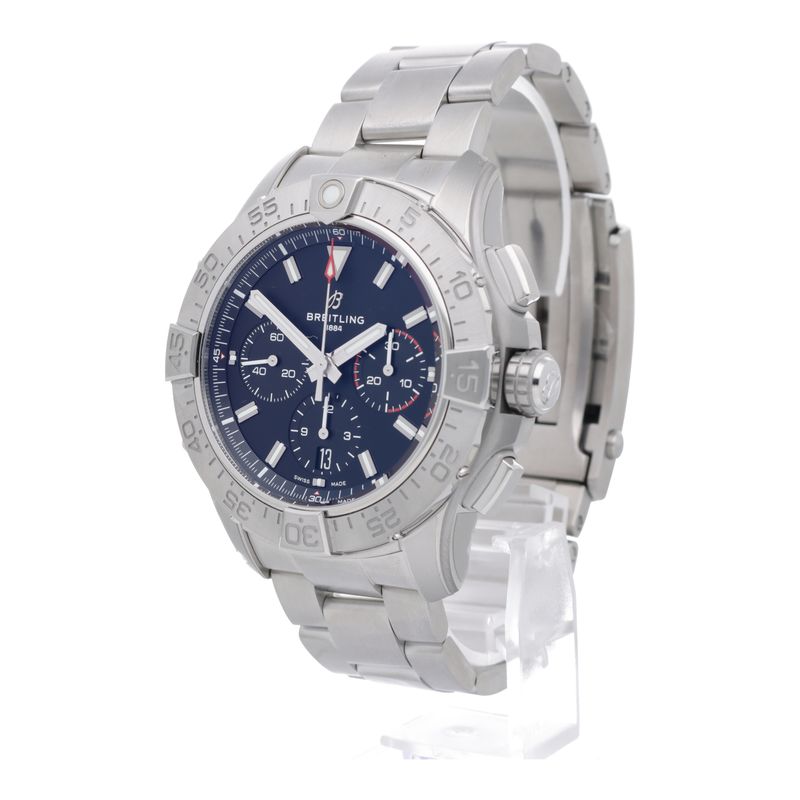 Breitling Avenger Chronograph B01 44