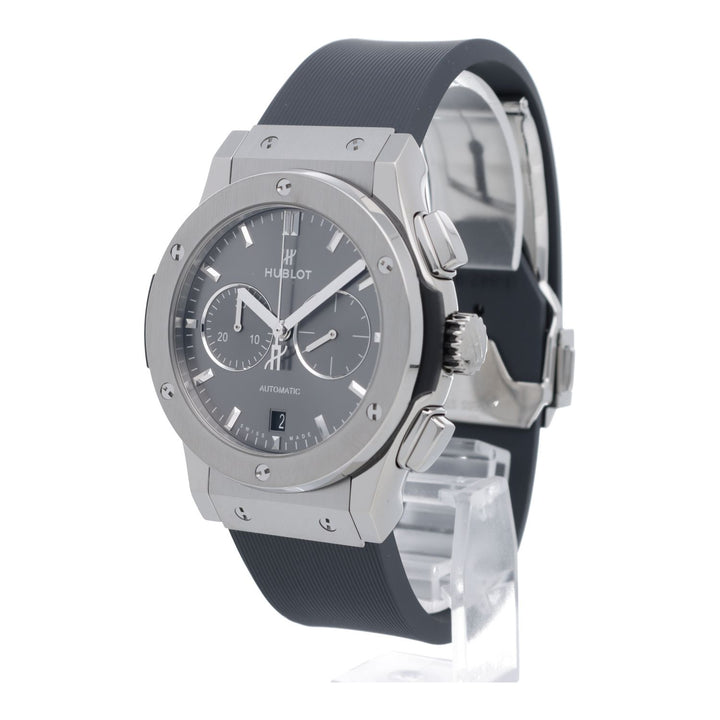 宇舶经典融合赛车灰色计时码表钛金属