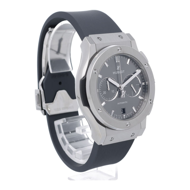 宇舶经典融合赛车灰色计时码表钛金属