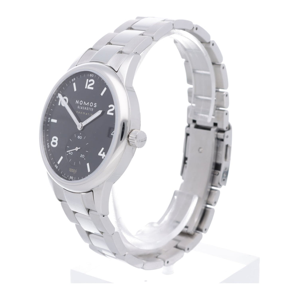 NOMOS Glashütte Club Sport Neomatik 42 Datum