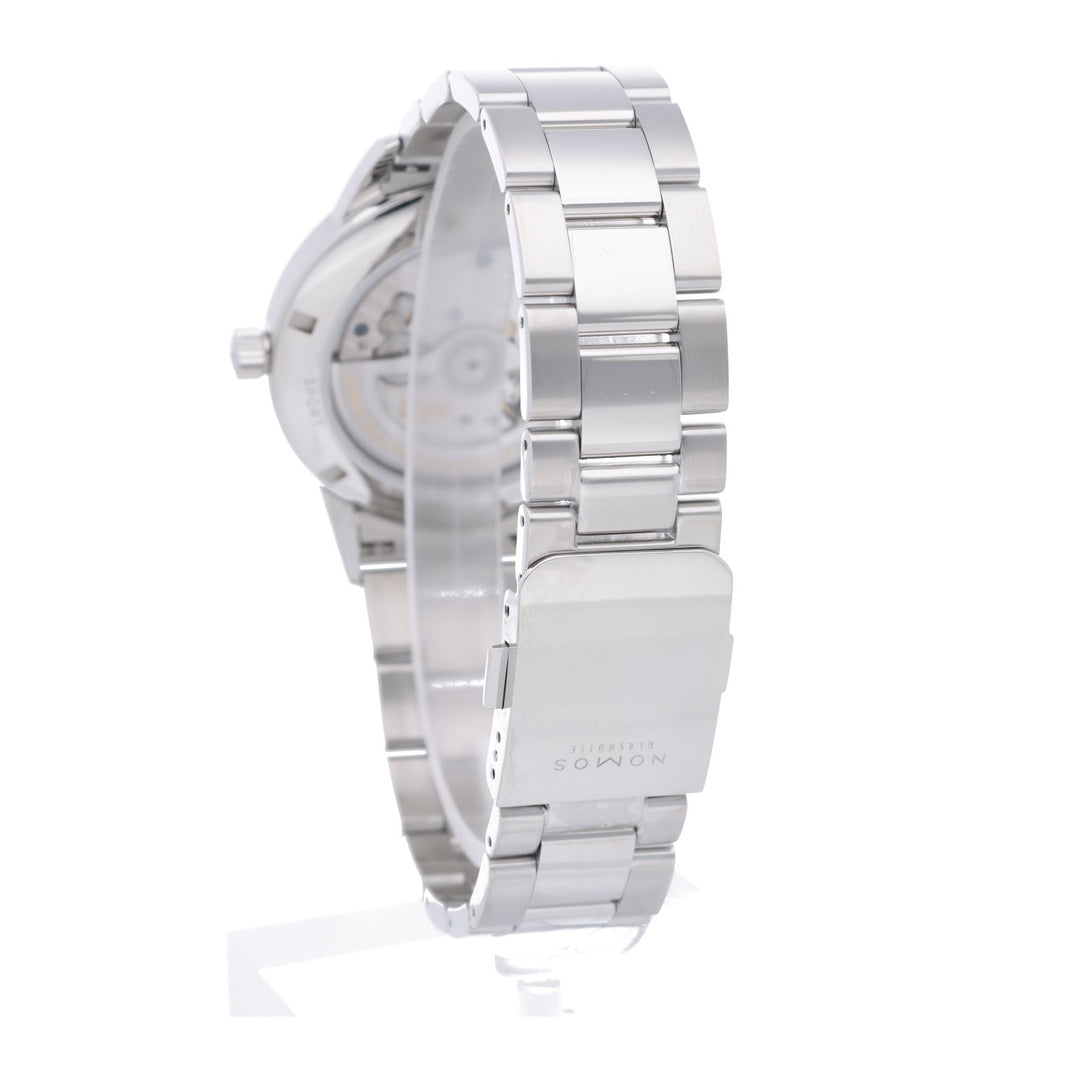 NOMOS Glashütte Club Sport Neomatik 42 Datum