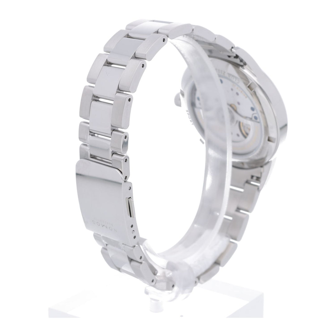 NOMOS Glashütte Club Sport Neomatik 42 Datum