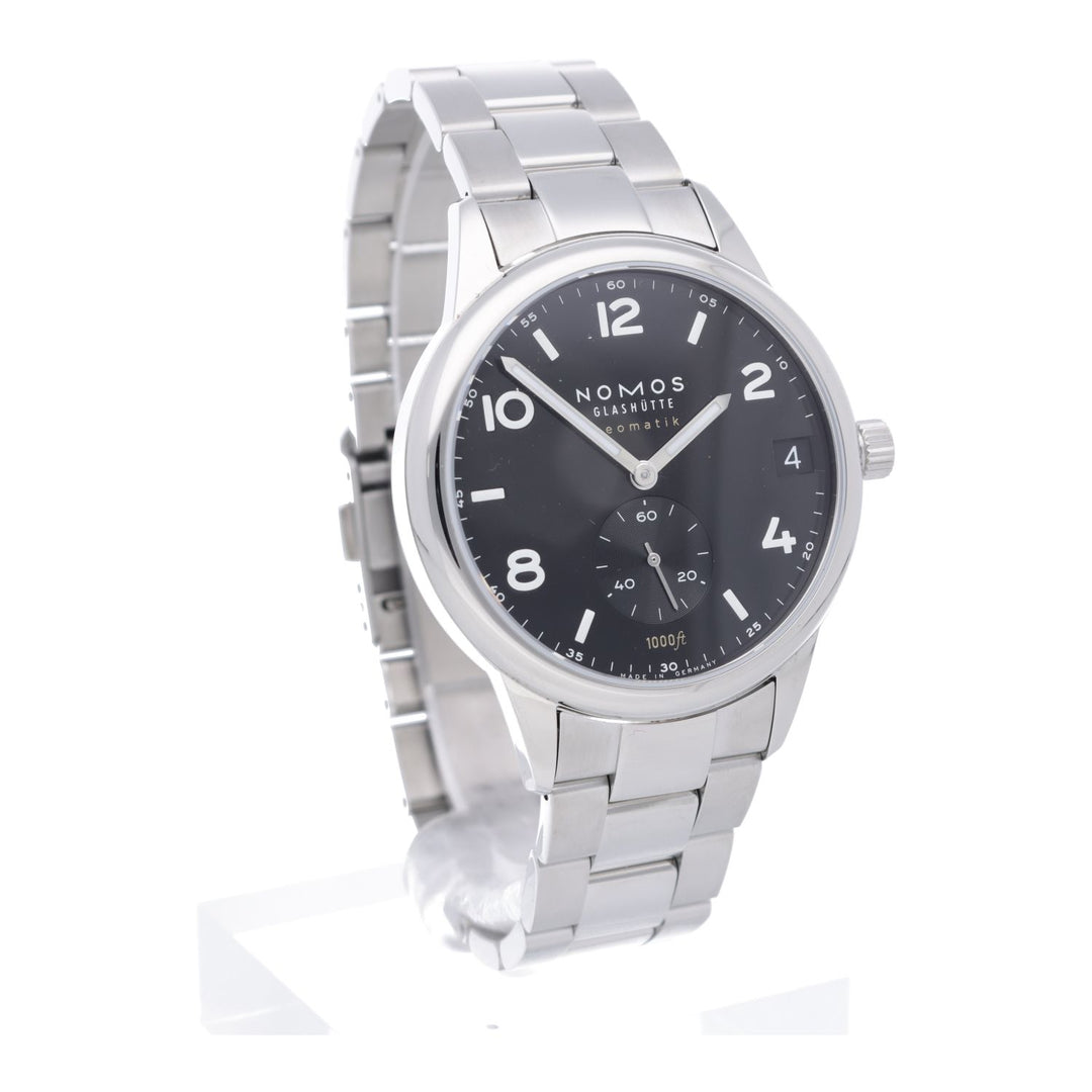 NOMOS Glashütte Club Sport Neomatik 42 Datum