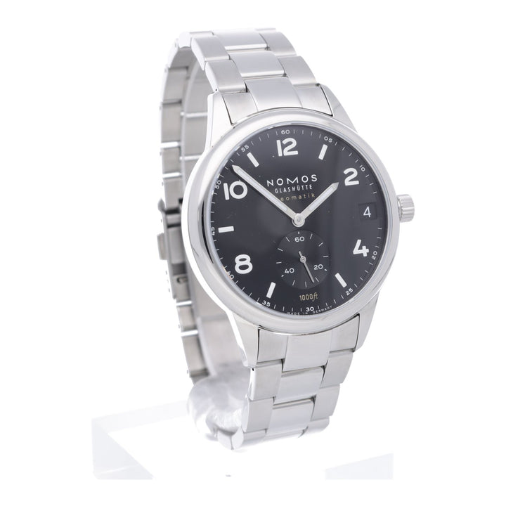 NOMOS Glashütte Club Sport Neomatik 42 Datum